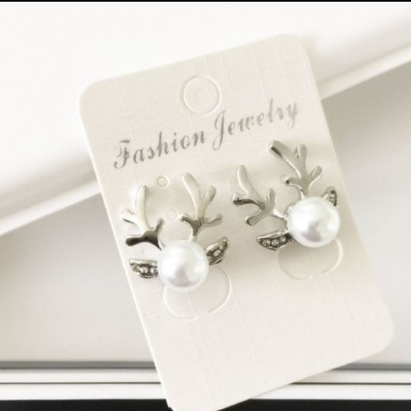 Pearl Antler Reindeer Earrings - Picture 2 of 3